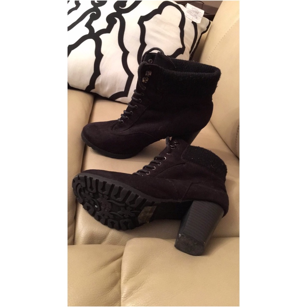 Size 6 Forever booties.